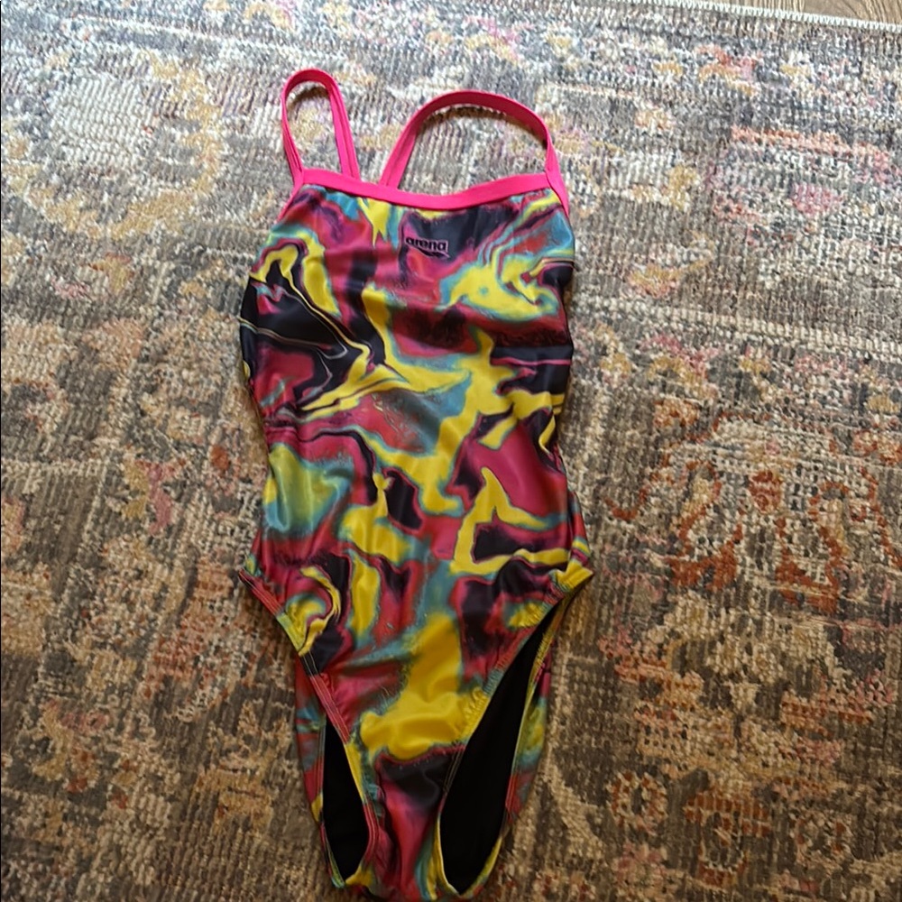 arena challenge back training suit (size 30)